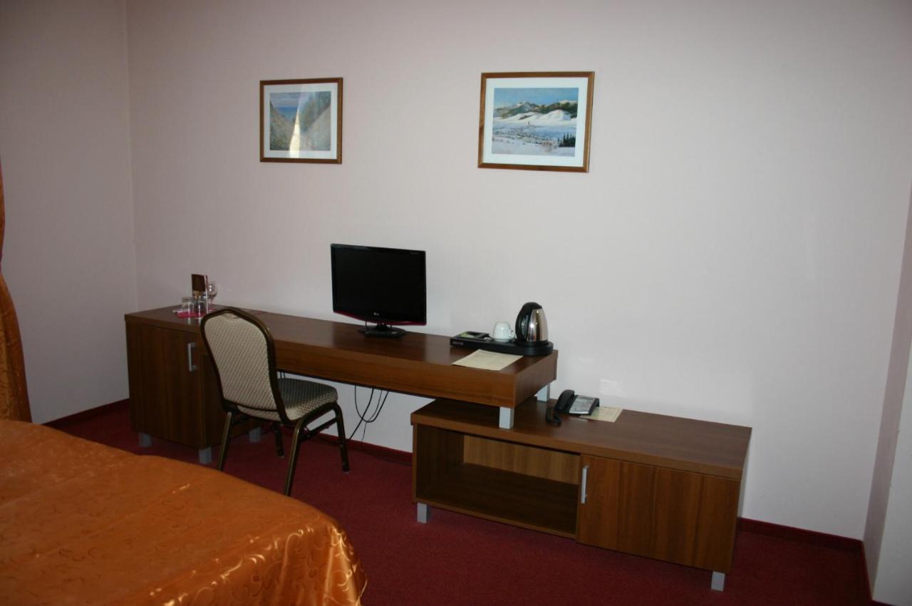 הלוהובץ Hotel Jelen חדר תמונה